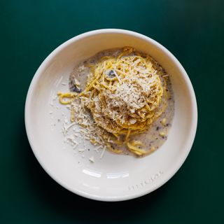 Tagliolini cacio e pepe al tartufo