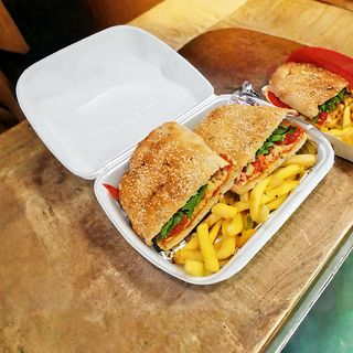 Sendvič sa pršutom 500 gr