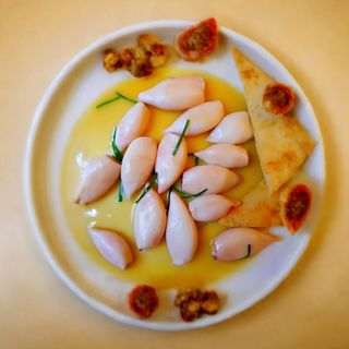 Calamari in sos de unt si usturoi