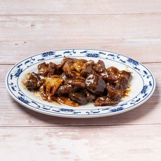Ternera con setas chinas y bambú