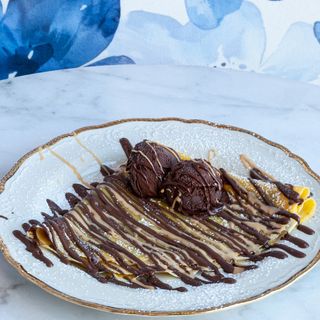 crepes con nutella, e 2 palline gelato