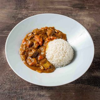 Riso al curry giapponese con manzo