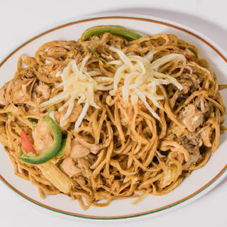 Tallarines Fritos Con Tres Delicias