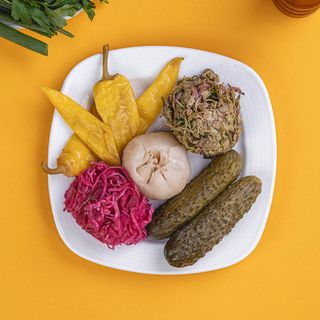 მწნილის ასორტი