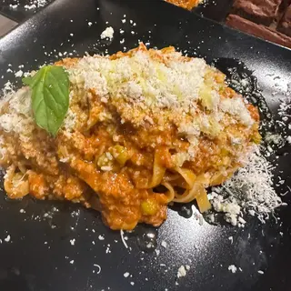 TAGLIATELLE ALLA BOLOGNESE