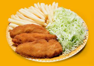 Snitel de pui cu cartofi wedges/prajiti,chifla si salata de varza