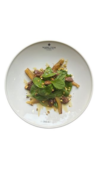 Салат з курячою печінкою та карамелізованою грушею (230 г)