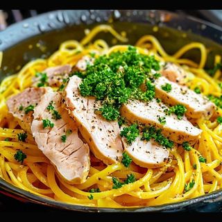 Boiled chicken fillet with linguine and dzadziki sauce 