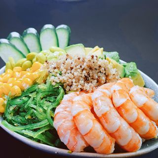 234F. Quino blanco y rojo Con Langostinos