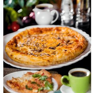 Pizza sa sirom i gljivama