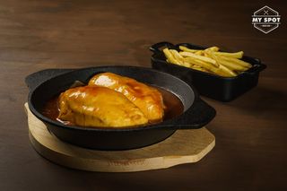 Cachorro Especial À Cimo De Vila