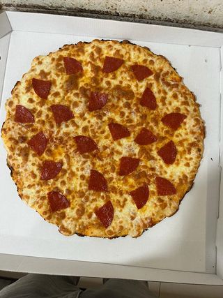 Pizza Salami (28 Cm.)