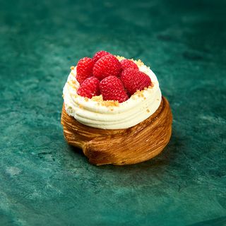 Cheesecake croissant