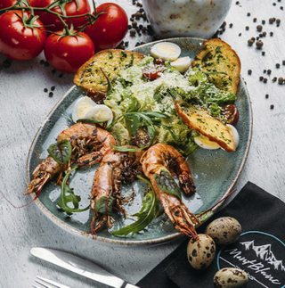 Цезарь с креветками (300г)