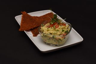 Guacamole cu pâine crudă