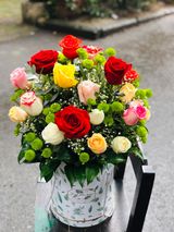 ფერადი ვარდების კოლოფი