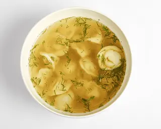Пельмени с бульоном