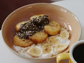 Сирники з шоколадом і бананом