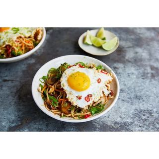 Stir-Fried Noodles With Egg