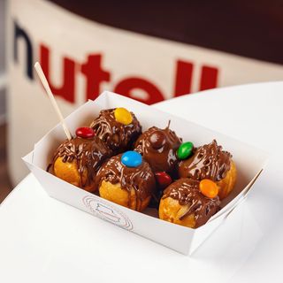 საფირმო ფენქეიქი ნუთელათი და M&M-თი ით