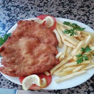 Milanesa De Pollo Con Patatas