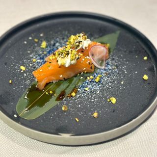 Nigiri salmone pistacchio