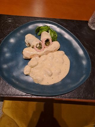 Punjena piletina sa spanaćem i parmezan sirom