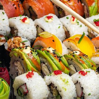 Combinado de Sushi & Sashimi  20  Peças