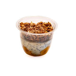 Yogurt con fruta y granola