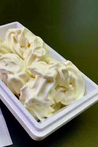 Yogurt medio-grande
