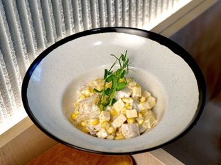 Салат з куркою та ананасом (250g)