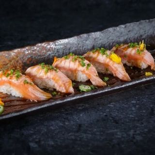 Aburi Sake Nigiri (2 Pzs.)