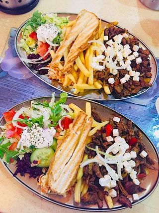 4. Gyros grecki z fetą