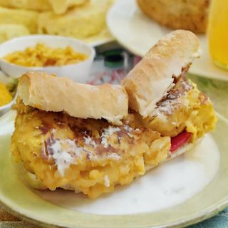 Bocatas De Tortilla Con Pimiento De Piquillo