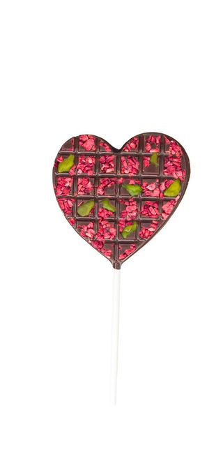 lizak serce z deserowej czekolady z malinami i pistacjami (25g)