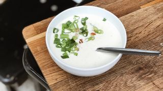 Serowa na białym winie