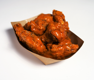 Panirana pileća krilca u ljutom sosu