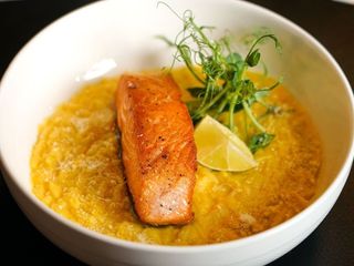 Паста Orzo з гарбузовим кремом та лососем (350g)