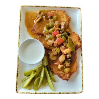 Placki ziemniaczane z gulaszem