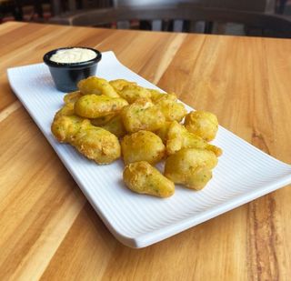 Sepia Frito Con Alioli Y Limón