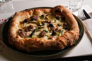 Scarola, olive e salsiccia