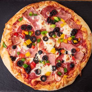 Pizza con carne cu blat cheesy Ø32cm