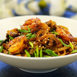 Удон з морепродуктами (400г)