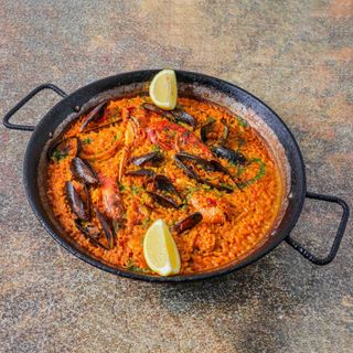 Paella De Mariscos (Para Dos Personas)