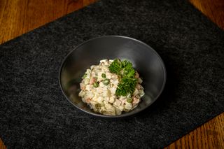 Ruska salata Mala Moskva 200g  (Салат  Оливье) 