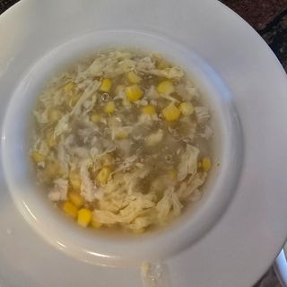 Sopa pollo con maiz