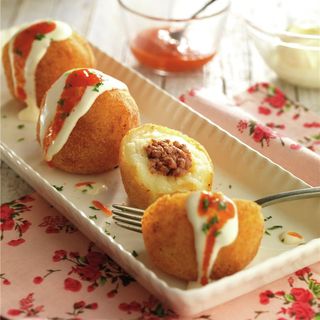 Bomba De Patata XL 2u con salsa 