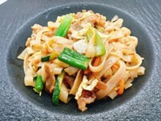 Tagliatelle di riso con manzo