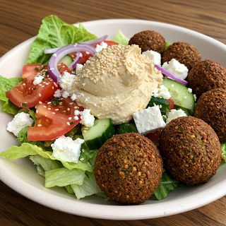 Falafel salad