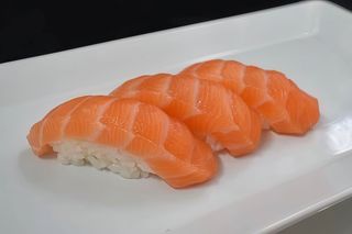 Dashi Salmon 3 (84g)